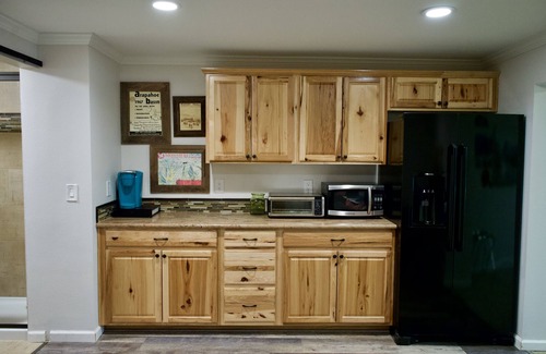 Southwest Colorado Springs Apartamento | Delightful and private, Broadmoor area, Hot tub, 1 Bedroom Studio in a home,