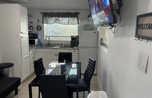 Delray Beach Apartamento | Delightful apartment with AC in sunny Delray Beach