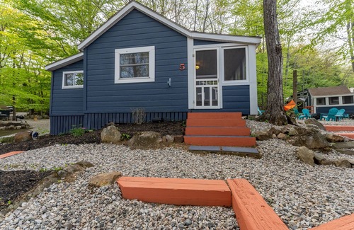 Alton Bay Cabina | Delightful cabin lake views & access now featuring AC Wi-FI and TV sleeps 3