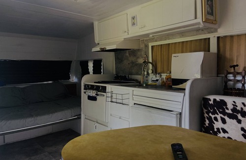 Memphis Apartamento | Delightful camper/rv—5 min to Beale street and Elvis Presley mansion