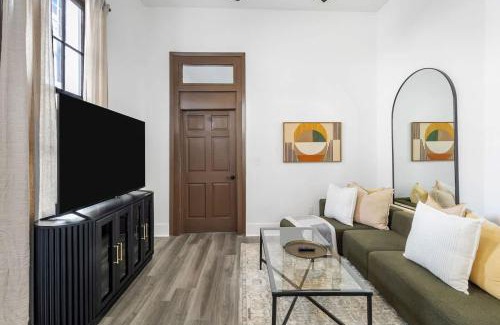 Mid-City Casa | Delightful Canal Street Family Home in Mid-City