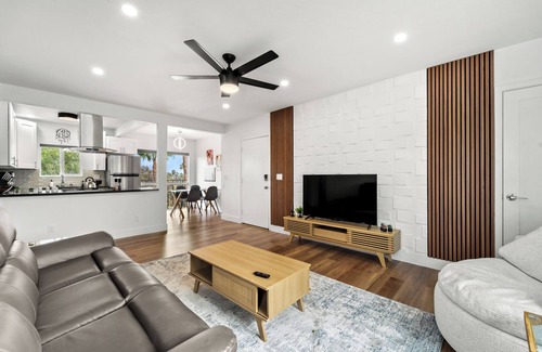 Point Loma Heights Apartamento | Delightful & Comfy 2-Bedroom in Ocean Beach with BBQ Grill