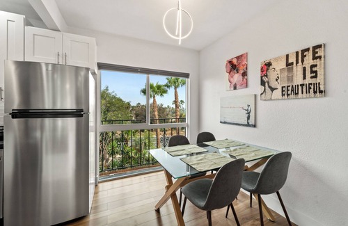 Point Loma Heights Apartamento | Delightful & Comfy 2-Bedroom in Ocean Beach with BBQ Grill