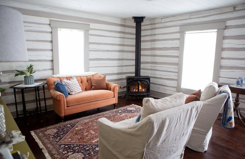 Alder Cabaña | Delightful Cottage near Virginia City - Inspired Get-Away with Artist Studio