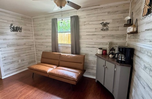 Crystal River Cabaña | Delightful Cottage in great location with Boat Parking