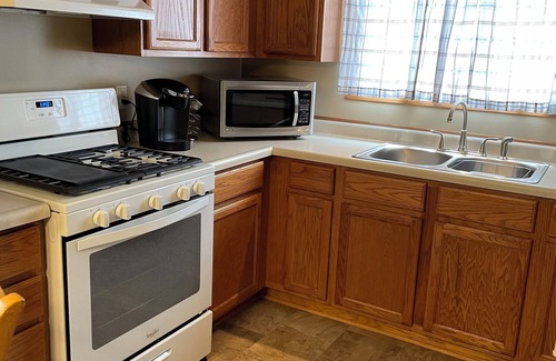 Delavan Lake Cabaña | Delightful cottage with AC in charming Delavan