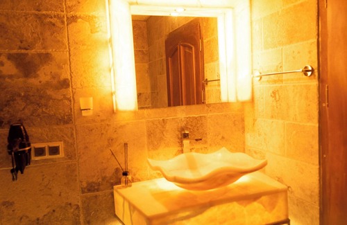 Uchisar Apartamento | Delightful Designs Deluxe Cave Haven 104