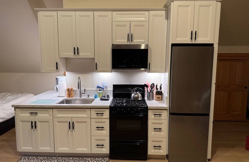 Truckee Apartamento | Delightful Donner Studio - newly redesigned 720 sq. ft. studio in Truckee, CA