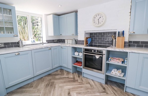 Wareham Cabaña | DELIGHTFUL DORSET HOUSE BY WAREHAM RIVER, pet friendly in Wareham