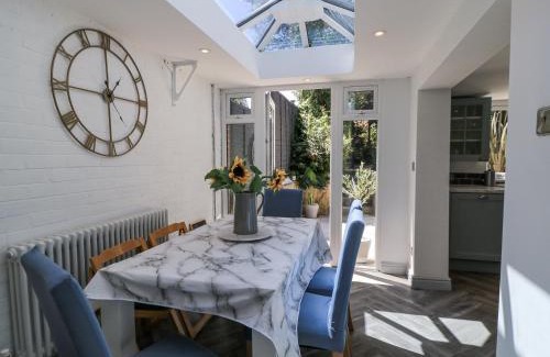 Wareham Casa | Delightful Dorset House By Wareham River