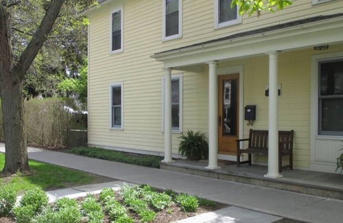 Ithaca Casa | Delicioso centro de Ithaca Home & Garden