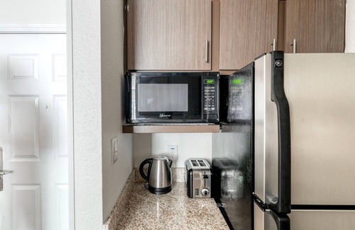 Gateway Apartamento | Delightful Gateway Studio w/ Gym, Pool, nr Stadium, by Blueground