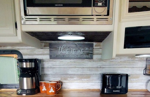 North Bend Casa | Delightful Gypsy Moon Remodeled RV with Bay View