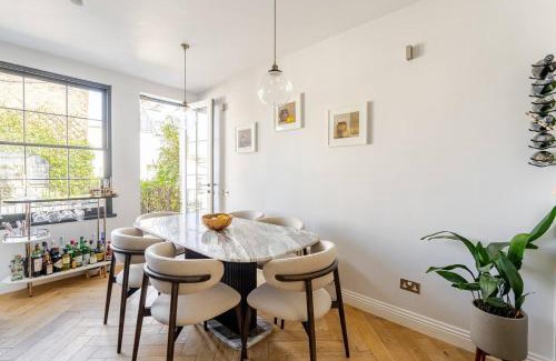 Campden Casa | Delightful Notting Hill 2 bed House with garden