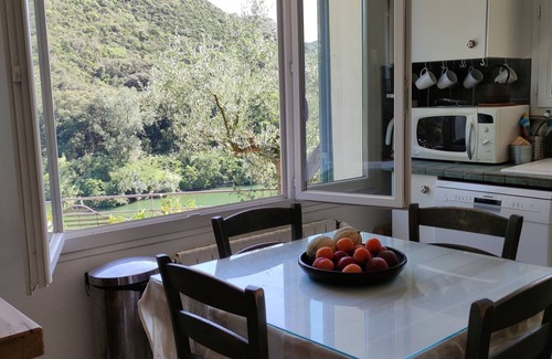 Collias Apartamento | Encantador apartamento junto al río con vistas al río, The Lower