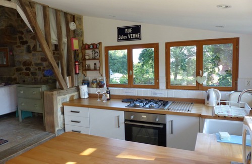 Barenton Cabaña | Encantadora casa romántica restaurada a un alto nivel. 10% de descuento en Brittany Ferries.