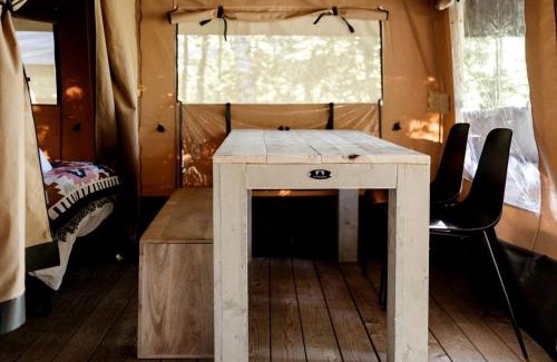 North Woodstock Otro | Delightful Safari Tent with Fire Pit and Sauna in North Woodstock, New Hampshire