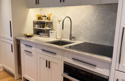 Ocean Grove Casa | Delightful Seaside Cottage blocks from the beach in Ocean Grove. Sleeps 2
