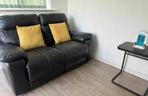 Sheffield Casa | Delightful Self Contained Garden View Retreat