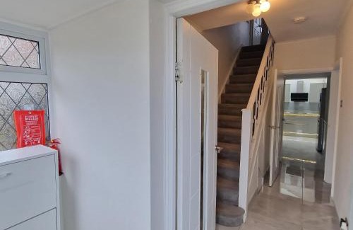 Farnworth Apartamento | Delightful & Spacious Guest House in Farnworth Near Bolton Hospital