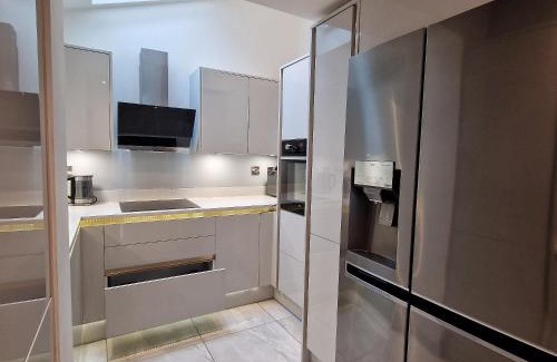 Farnworth Apartamento | Delightful & Spacious Guest House in Farnworth Near Bolton Hospital