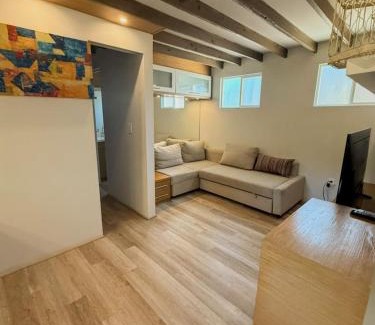 Homestead Casa | Delightful Sukiya Tiny House! Japanese Garden in Homestead