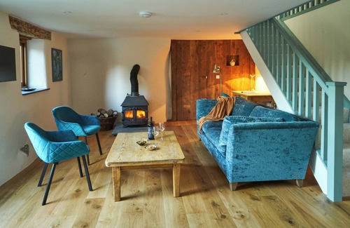 Callington Casa | Delightful Swallows Barn - A cosy Rural Retreat set in 2.5 acres of parkland