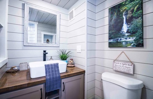 Apple Valley Casa | Delightful tiny home conveniently located