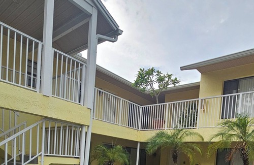 Tropic Casa | Delightful townhome in Melbourne 5 Minutes to the Beach!