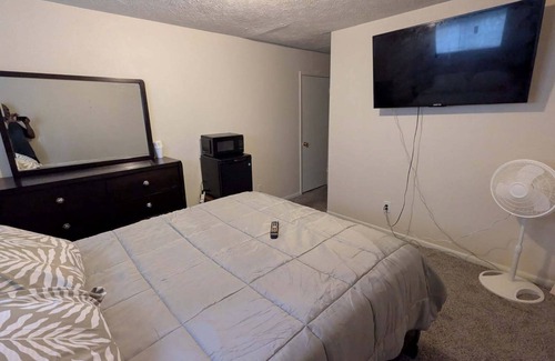 Austell Casa | Delightful townhome with AC in charming Austell