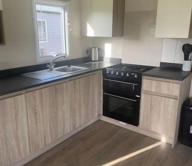 Par Casa | Delightful two bedroom caravan on Par Beach.