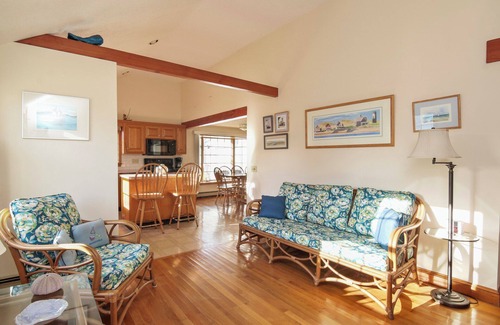 Barnstable Casa | Delightful Vacation Home in Seaside Neighborhood