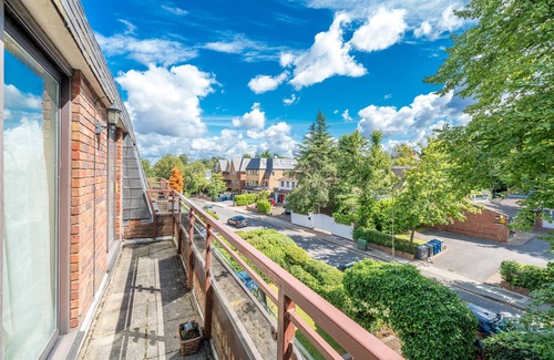 Whetstone Apartamento | Delightful Vintage 2 Bedroom Apartment