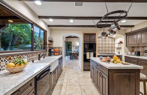 El Mirador Casa | Delightfully spacious 4BR estate w big pool, games, walk downtown