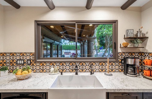 El Mirador Casa | Delightfully spacious 4BR estate w big pool, games, walk downtown