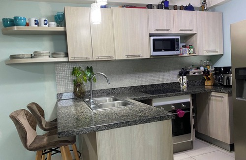 Playa Coronado Condominio | Encantador espacioso, Breezy Pacific Beach Front Ensenada Condo. en san carlos