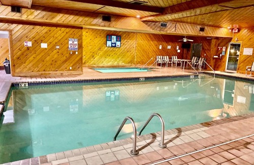 Lake Delton Casa | Dells Lake Villa At Lighthouse Cove Condominiums