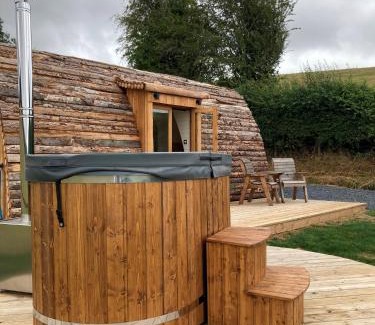 Montgomery Otro | Delor - Bryntalch Glamping Pods
