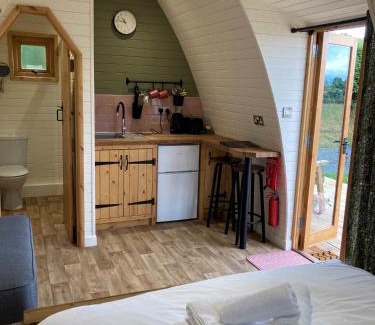 Montgomery Otro | Delor - Bryntalch Glamping Pods