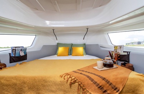 Grou Alquiler De Eote | Delphia 10 Lounge een Uniek Verblijf op het Water