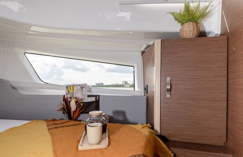 Grou Alquiler De Eote | Delphia 10 Lounge een Uniek Verblijf op het Water