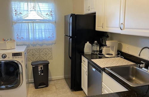 Delray Beach Condominio | Delray Beach Beautifully Lago Del Ray 2/2 Lake View Condo renovado, 8Min 2 Beach