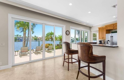 Delray Beach Villa | INTERCOASTAL WATERFRONT HOME: jacuzzi, bicicletas, barbacoa, vista de agua a 160 grados.