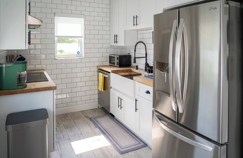Osceola Park Casa | Delray Sunshine Cottage with Pool and Beach Pass in Fabulous Location!