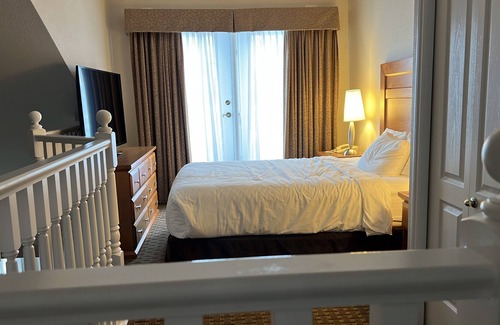 Kelowna Central Business District Apartamento | Delta Grand Okanagan Residence Suite - Lakefront Downtown Kelowna
