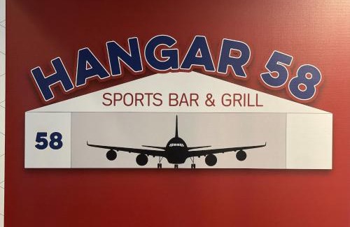 Wayne Hotel | Delta Hotels by Marriott Indianapolis Airport