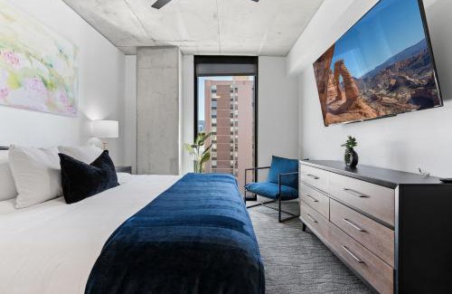 Rio Grande Apartamento | Delta Center 2Bd 2Bath Pool Gym!