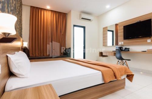 Karang Bolong Hotel | Deluma Hotel Syariah RedPartner