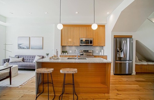 New Westminster Casa | Delux River View Home 2beds