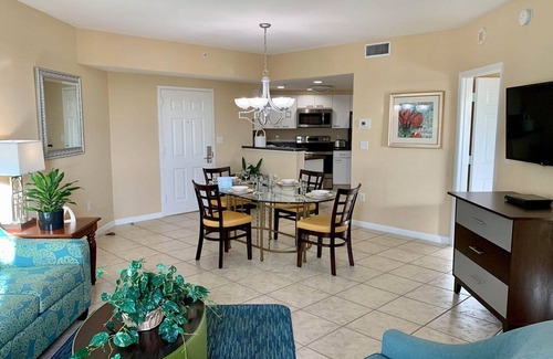 Weston Complejo | Deluxe 1 Bedroom and 1 Bathroom Unit with Full Amenities